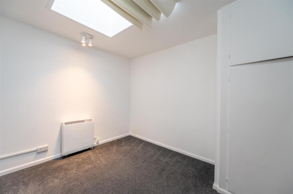 Flat 5 128 Elm Grove 25 11.jpg