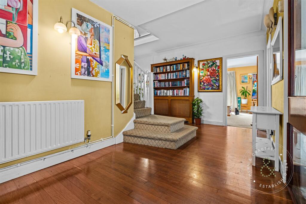 Hendre Close, Hern Crabtree (2).jpg