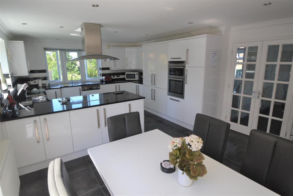 Kitchen Breakfast Room