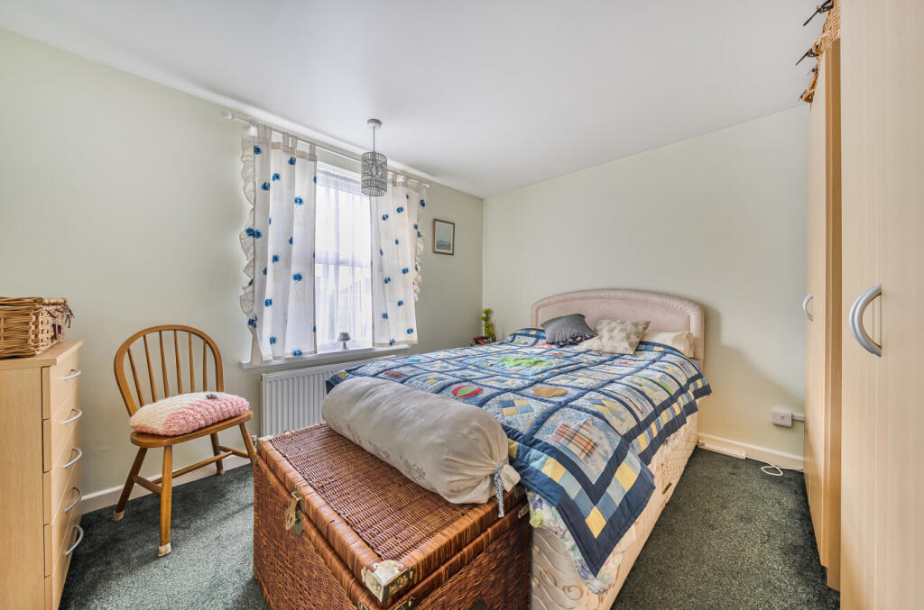 1370296-26-68f790...