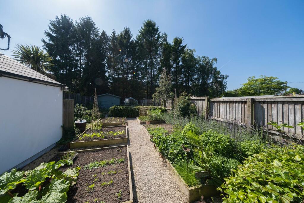 1 Beaconsfield Cottages-024.JPG
