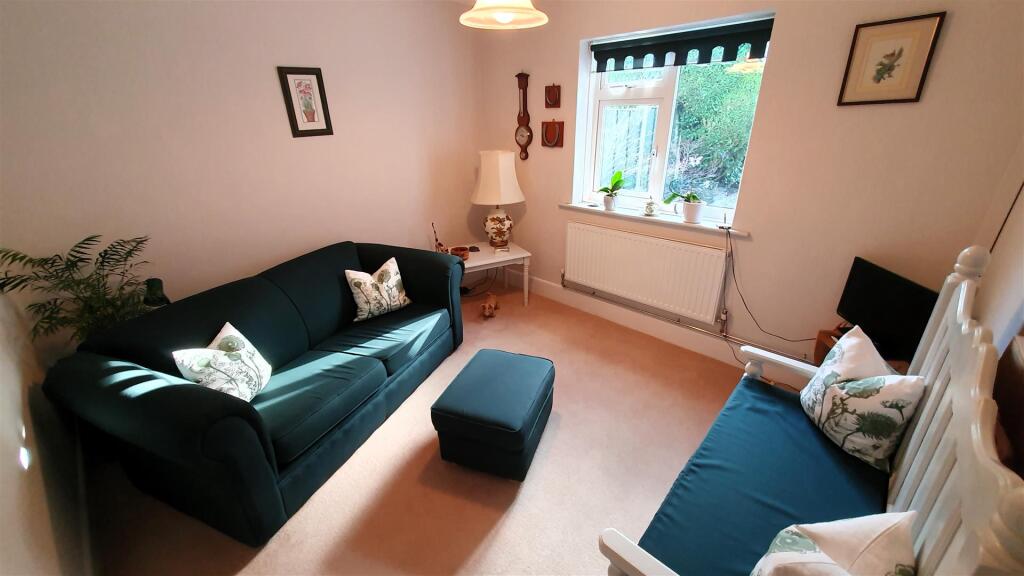 10. Bedroom 4.jpg