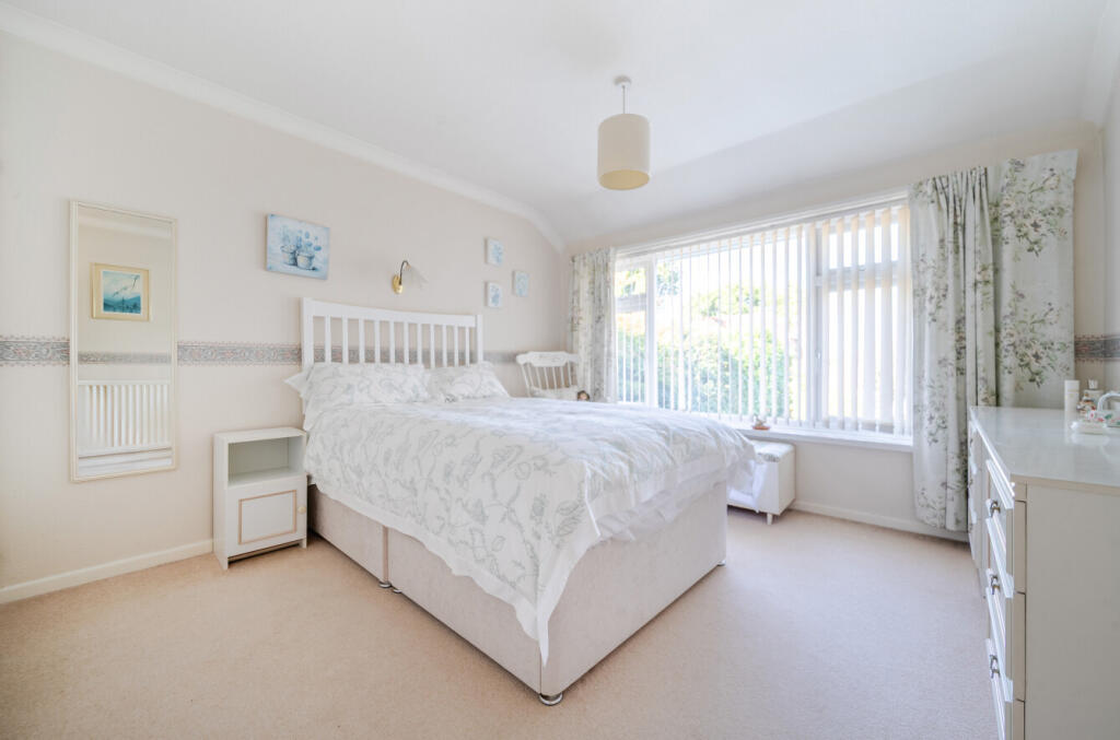 1336031-1-6899b44...