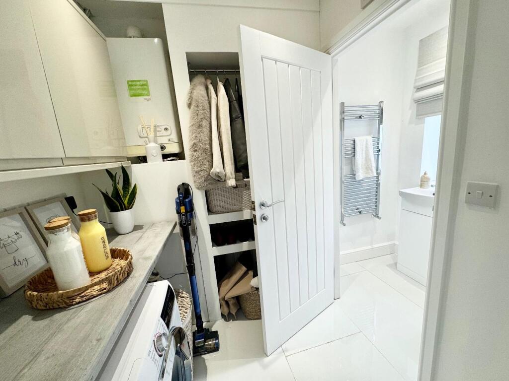 Utility &amp; Cloakroom
