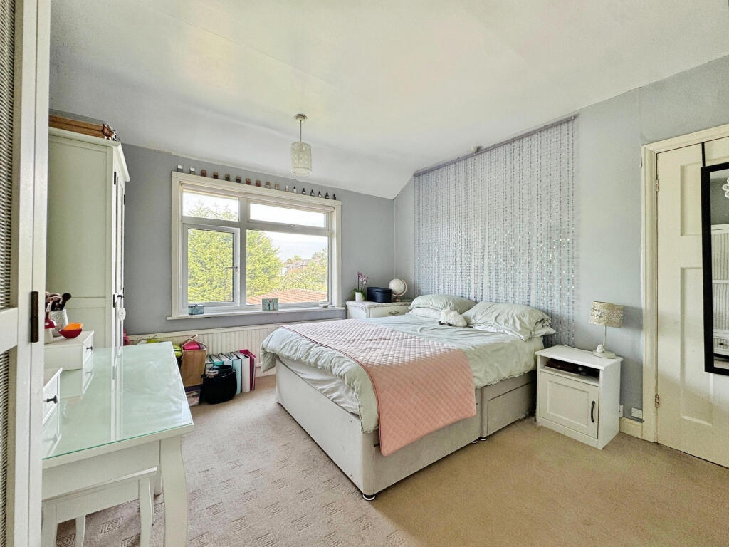 66, Crown Hills Avenue, LE5 4HE