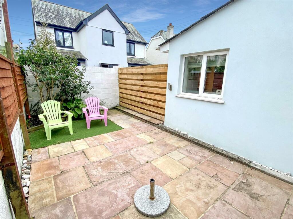 Flat 5, 35 Pentire Avenue Patio BB.jpg