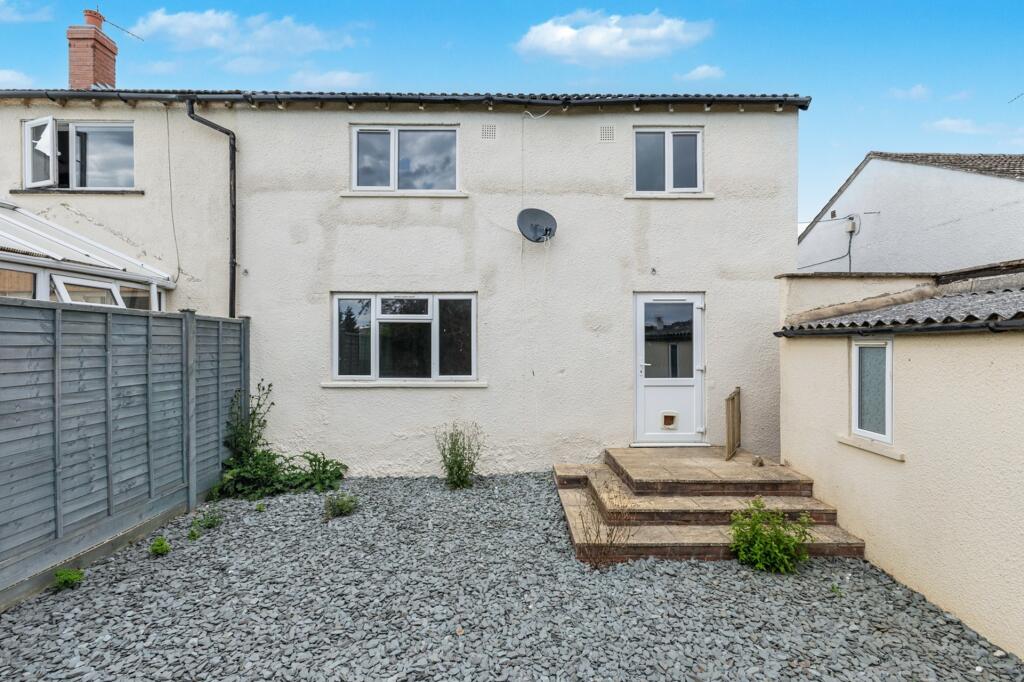 35 Queens Drive, Stroud, Gloucestershire, GL5 4NB