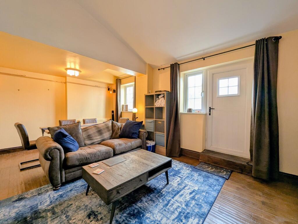 Lounge / Dining Room