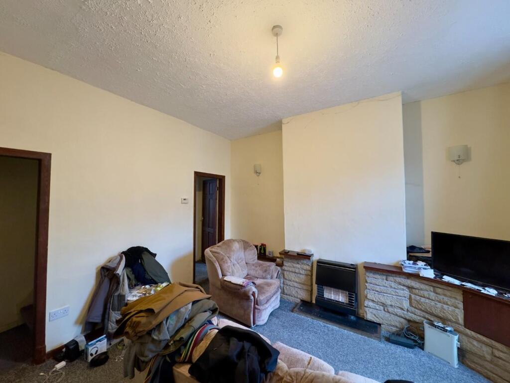 Hollingreave Road, Burnley, Reception Room Photo 2