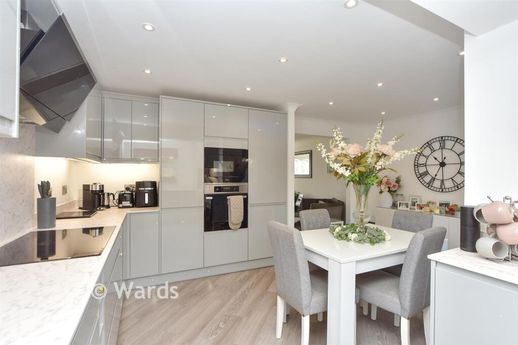 Kitchen/Dining Area