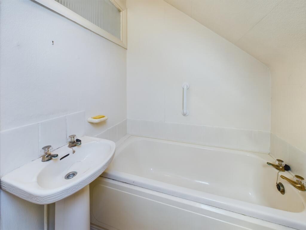 CAM02386G0-PR0074-STILL042 - Copy