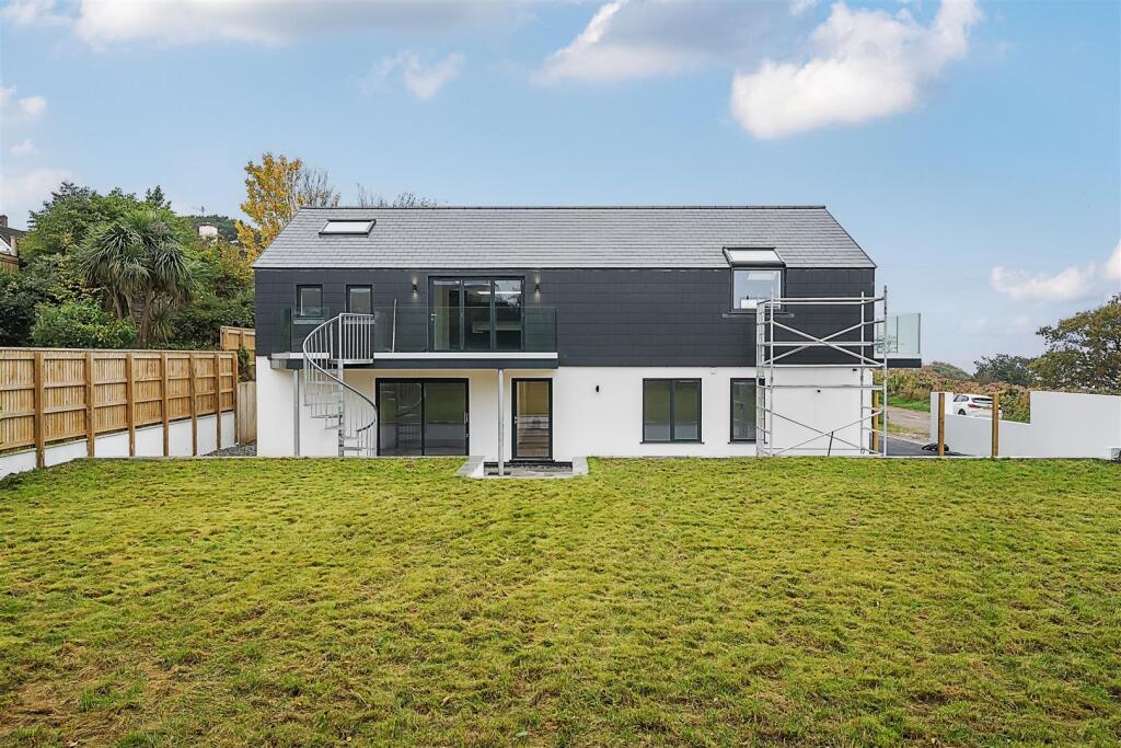 Side view + garden.jpg