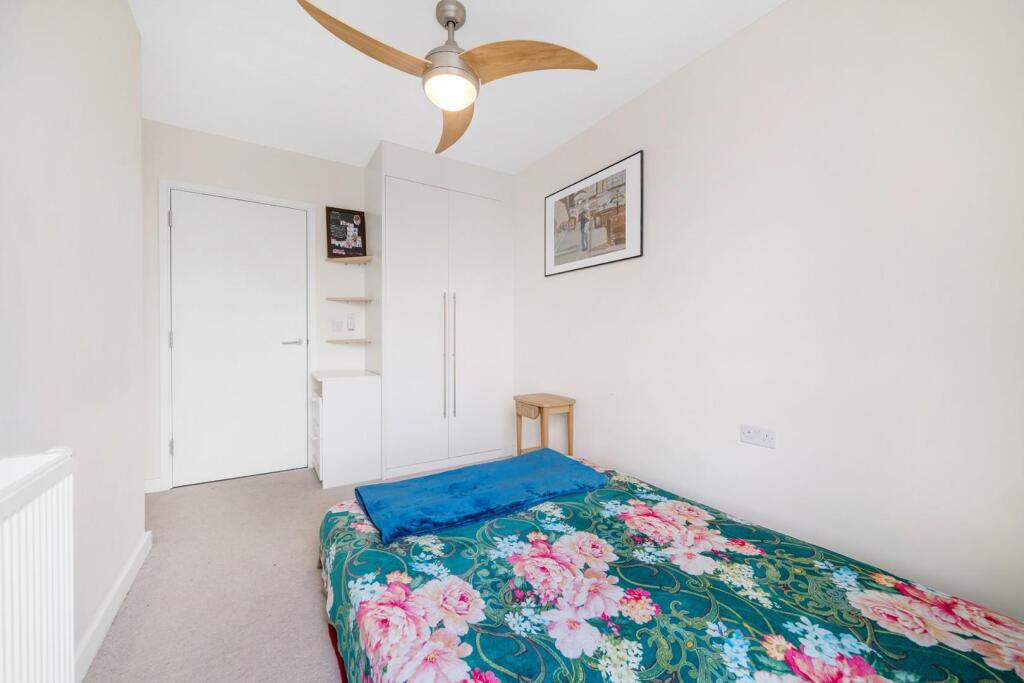 Bedroom 2 (2).jpg