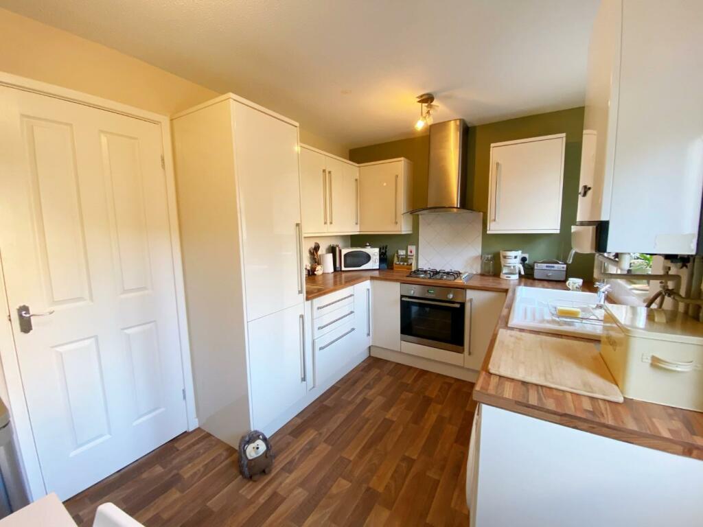 Kitchen 1.jpg