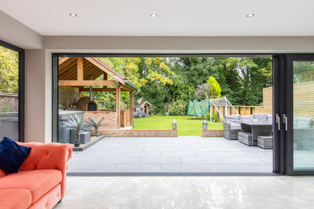 Welham Road 13 Family Room-3