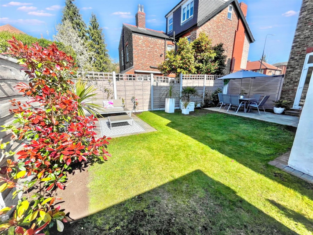 Gardens Aspect 4