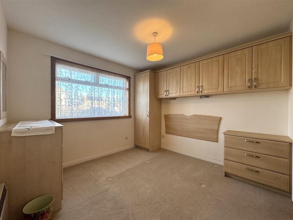 BEDROOM 1.JPG