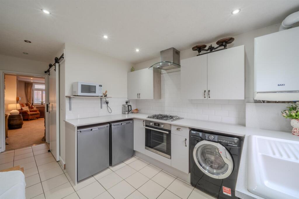 4 Woodland St-17.jpg