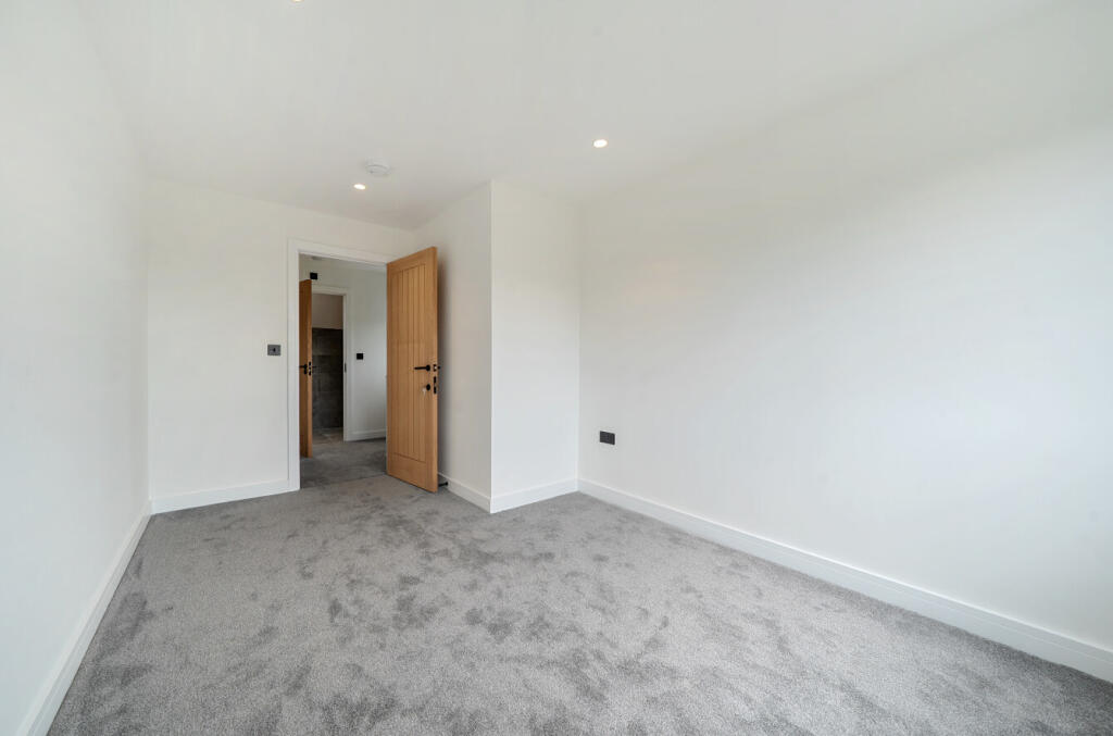 1319192-13-6867d9...