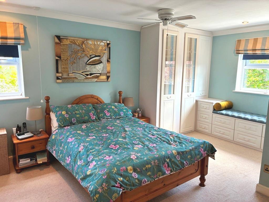 Master Bedroom.JPG