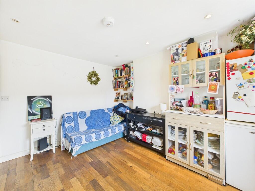 CAM03519G0-PR0297...