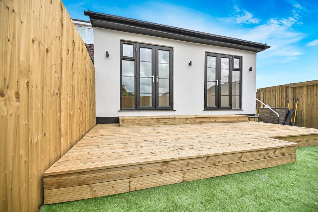 33 Ridgmont Drive Garden (5).jpg