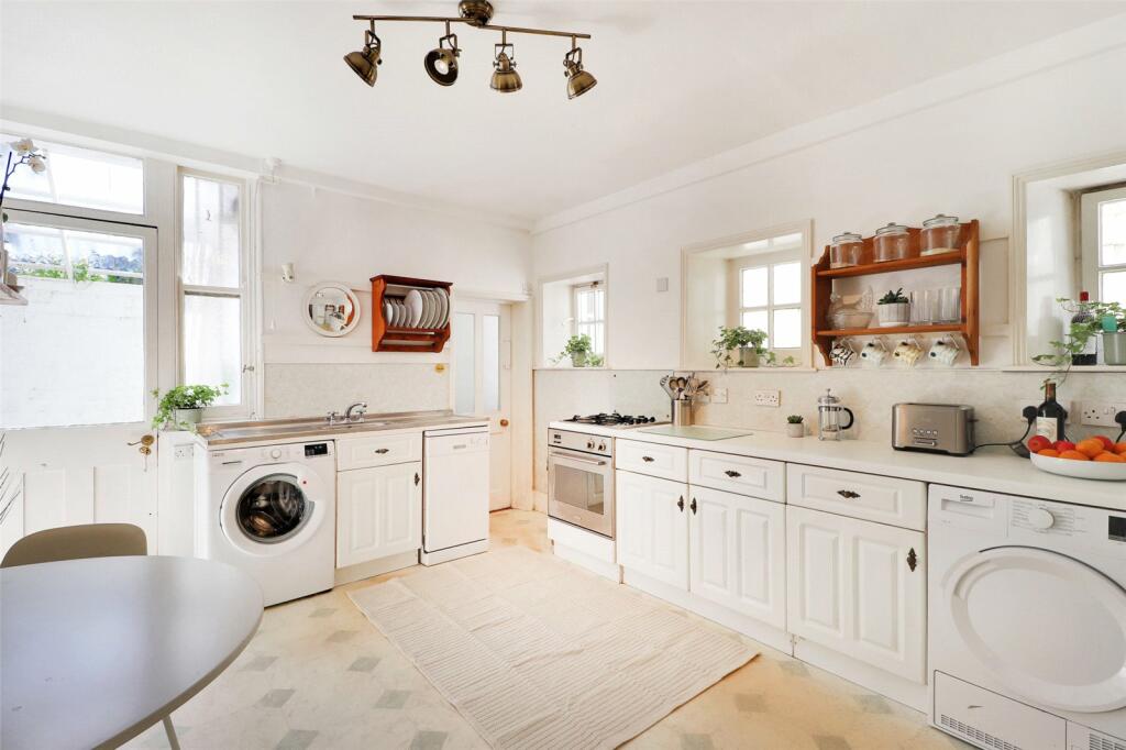 Kitchen/Breakfast Rm