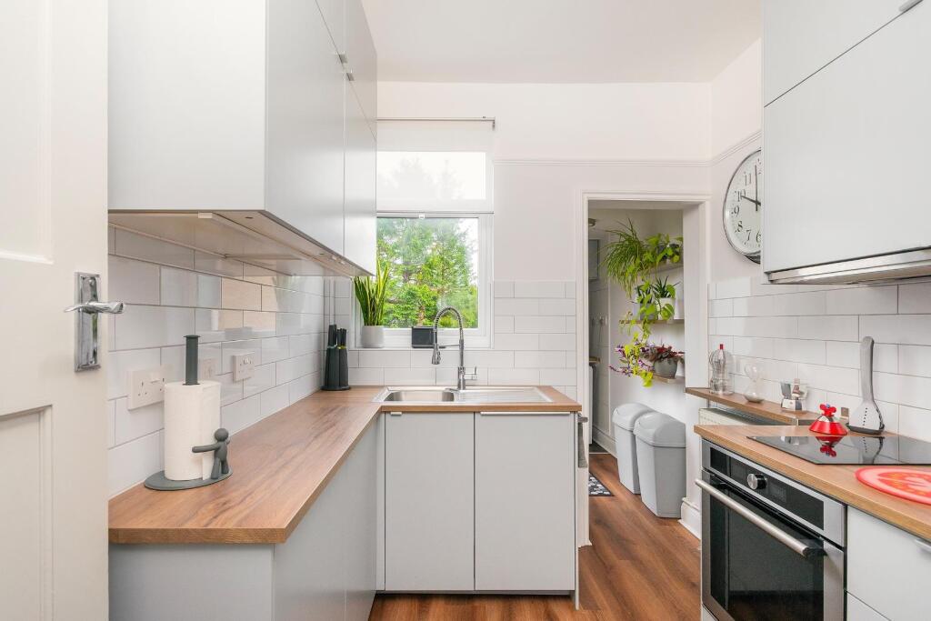 0J7ABN - Kitchen B.jpg