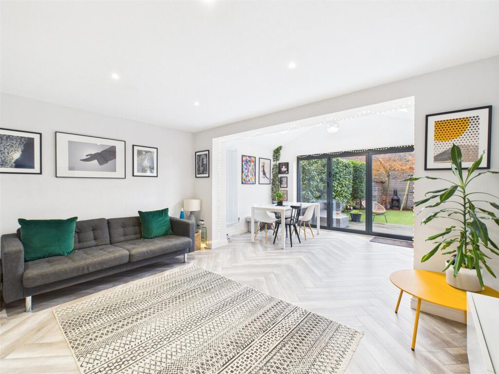 Living/Dining Room