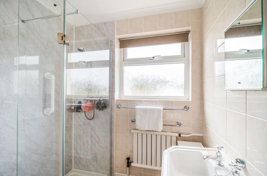 1334860-5-689c93f...