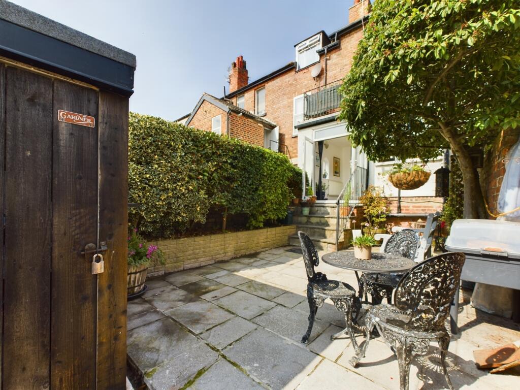 CAM02386G0-PR0085-STILL029