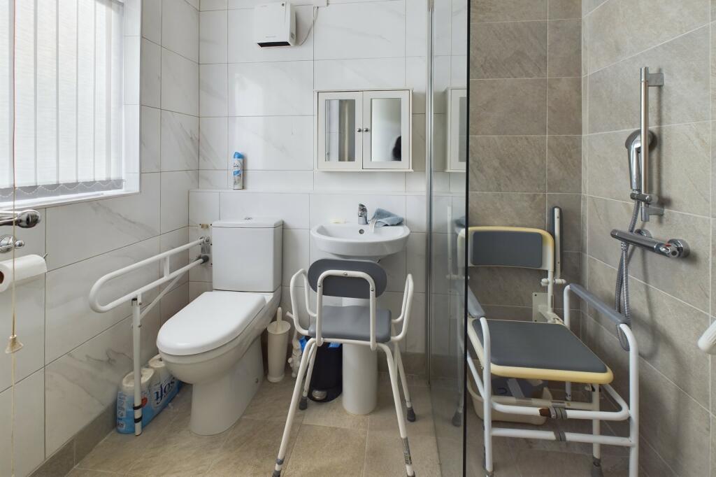 CAM02519G0-PR0209-STILL006