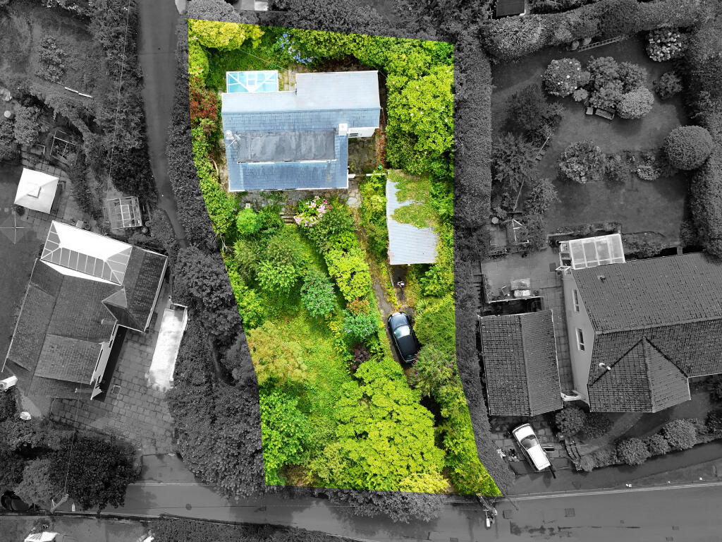 42_drone boundary bw colour