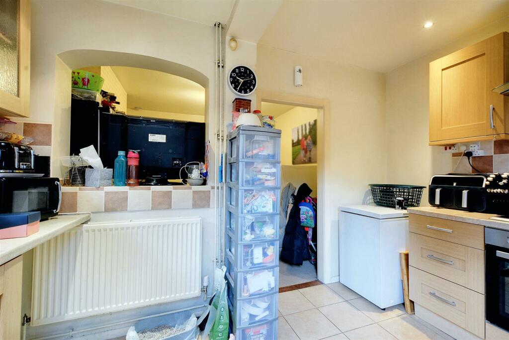 Kitchen_2.jpeg