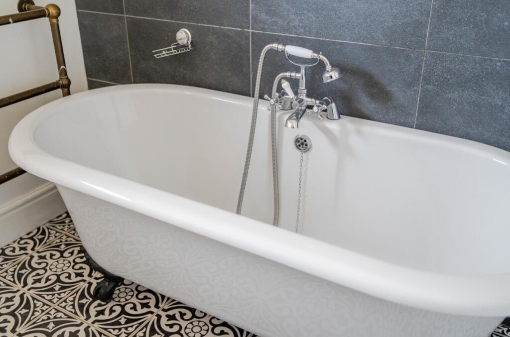EweMove Harrogate Bathroom3