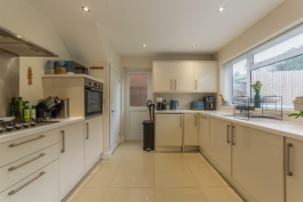 4 Fern Rise-17.jpg