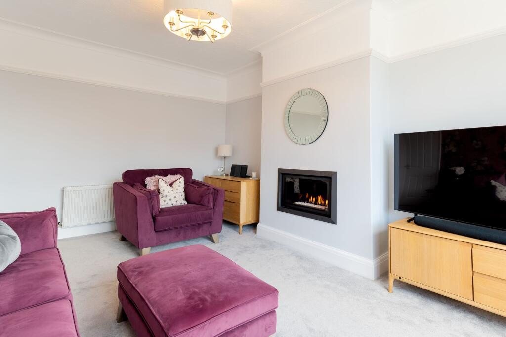 LOUNGE KITCHEN AND DINING ROOM