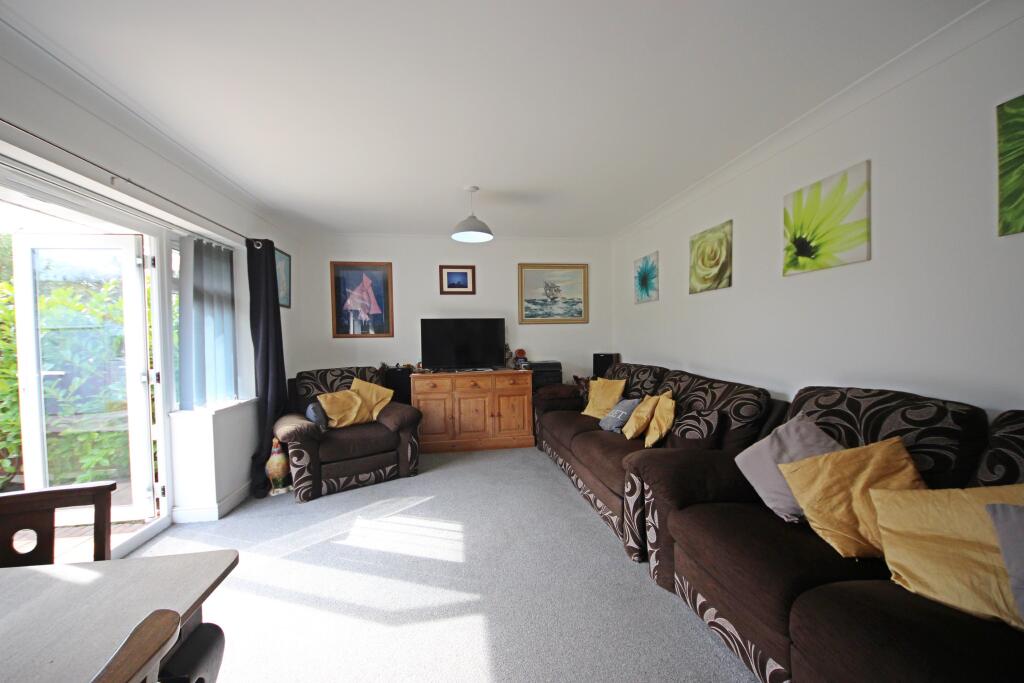 Living/dining room