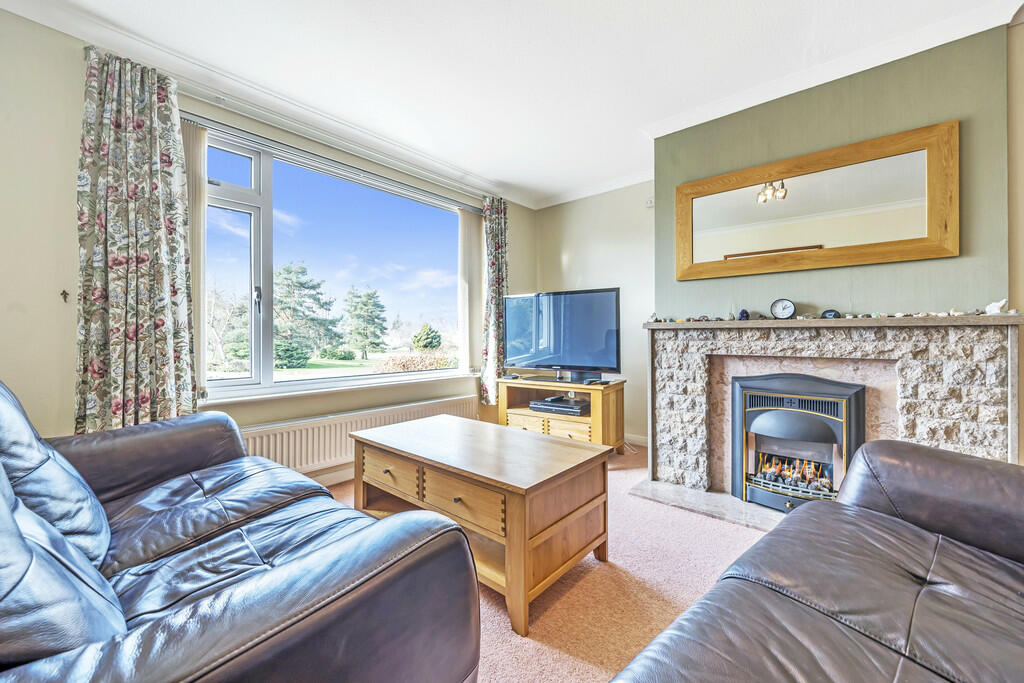 Living / Dining R...