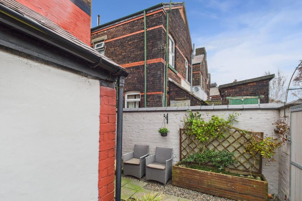 Rear Walled Garde...