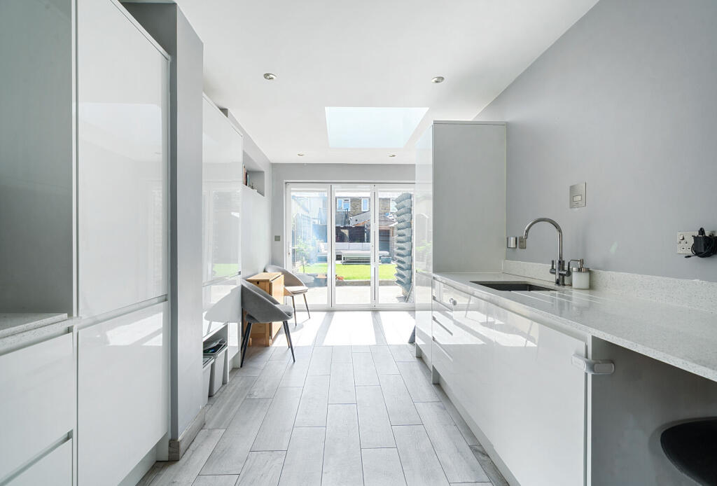 1316889-4-6861b83...