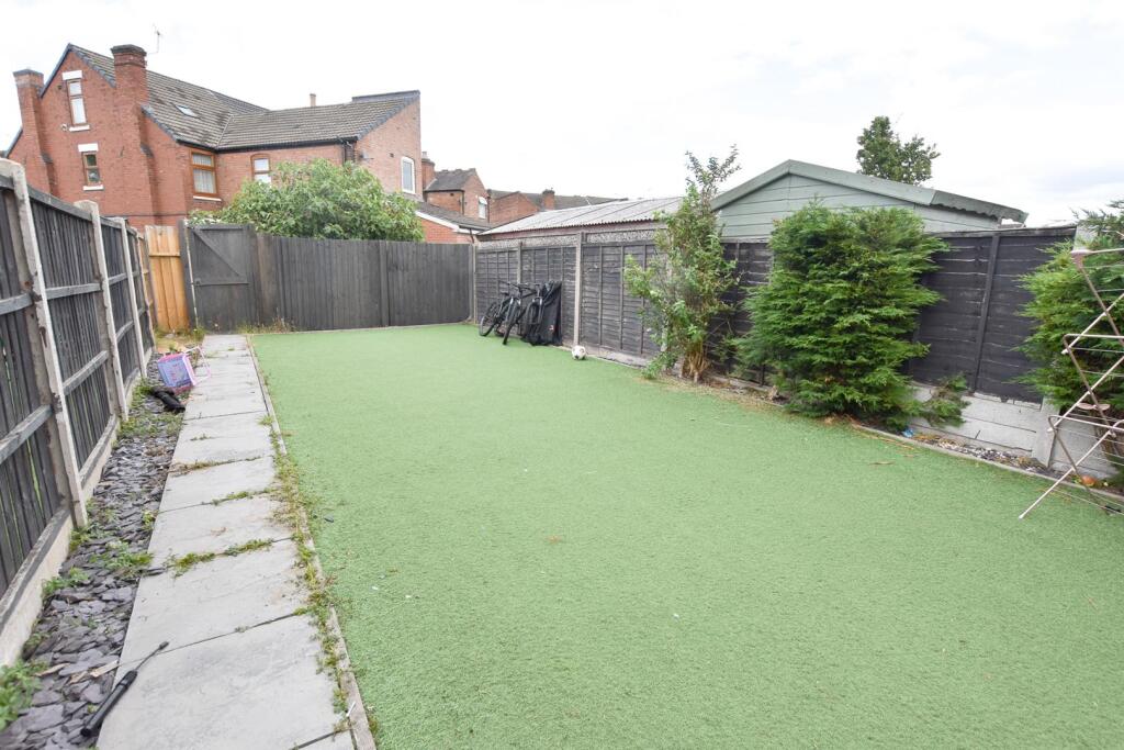 REAR ENCLOSED GARDEN