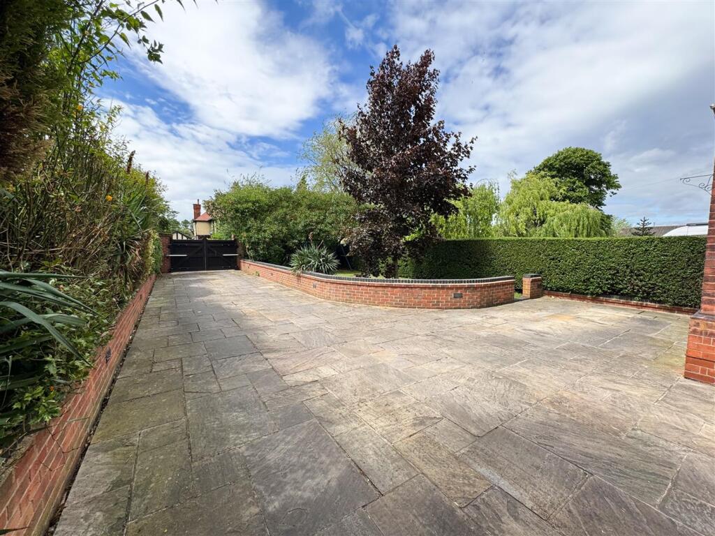 manton front lawn.jpg