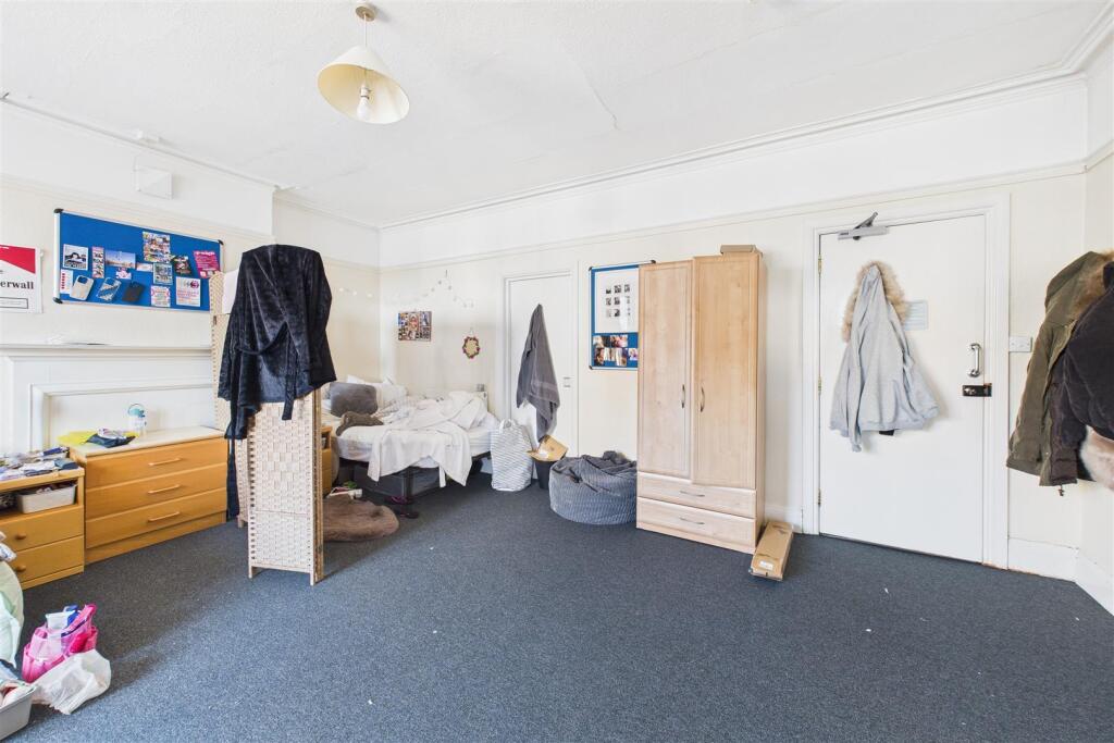 97 Woodland Road, Redland, Bristol BS8 1US | Freeh