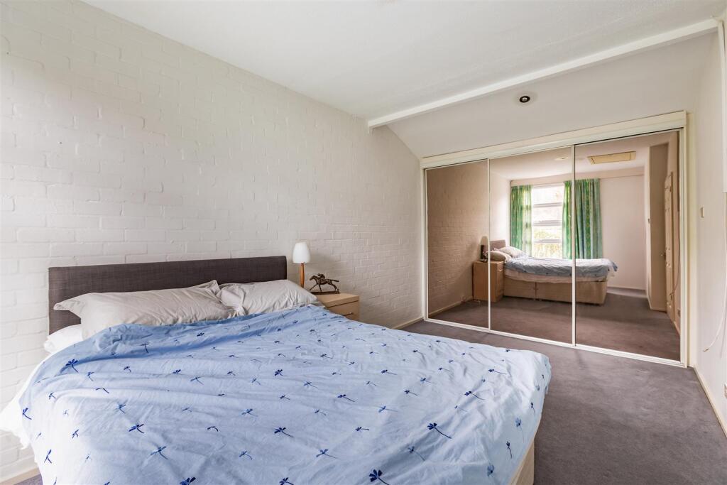 153 Knights Croft-HR17.jpg