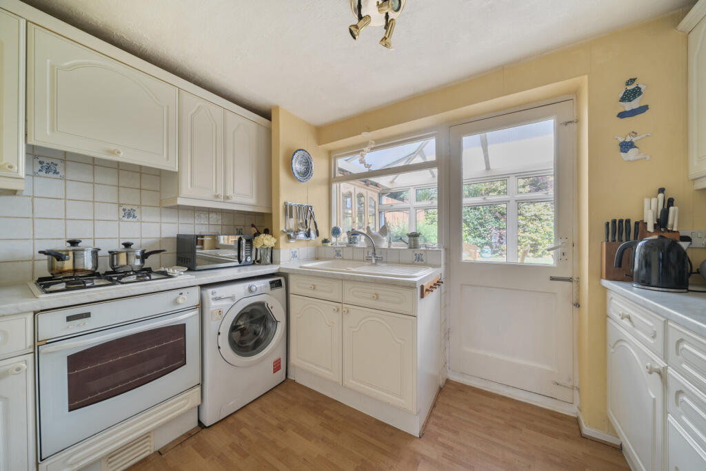 1301912-5-683b115...