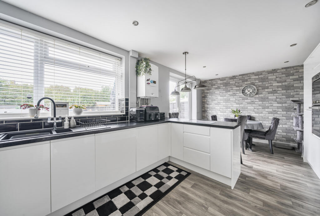 1332685-10-688cf1...