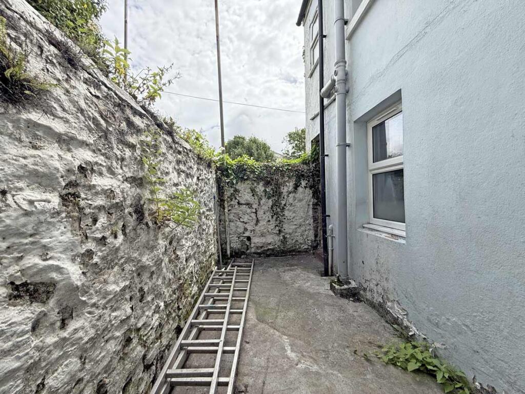 Stenlake Terrace 8 Courtyard.jpg