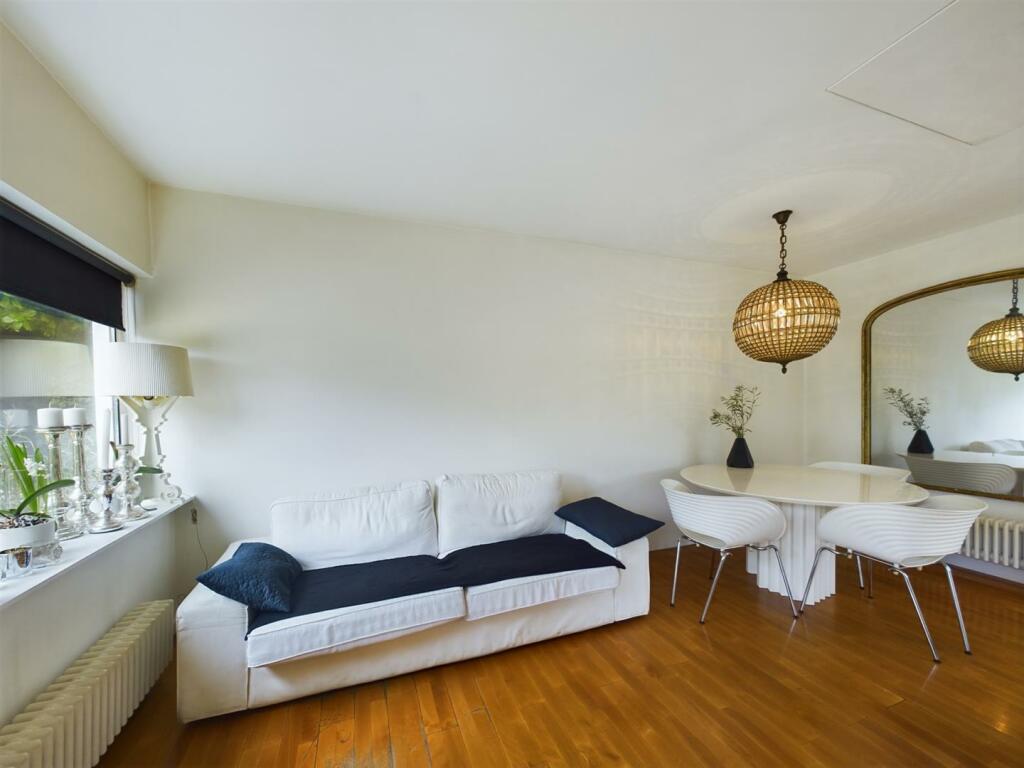 Lounge/diner