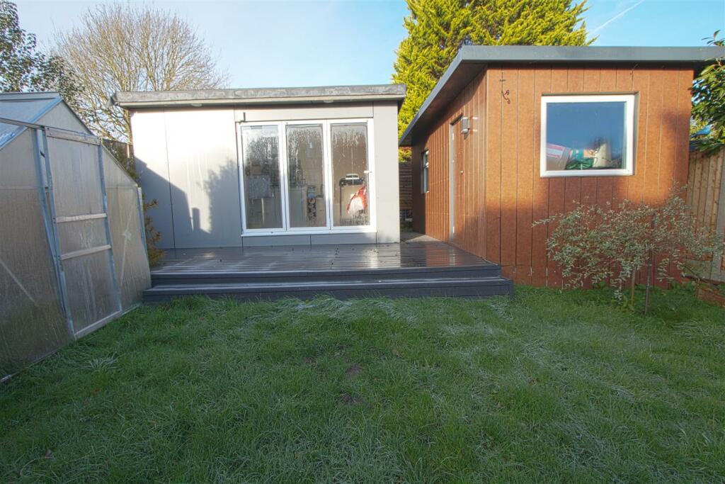 GARDEN ROOM.jpg